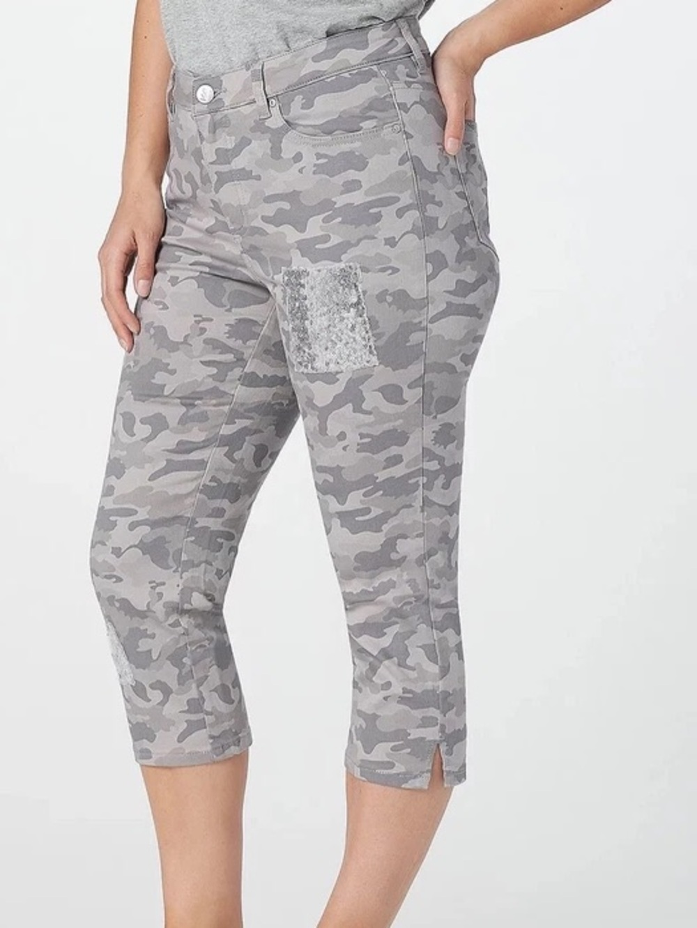 Belle by Kim Gravel Gray Camo Ankle Jeans Silver Sequin Patches Women’s Size 6
